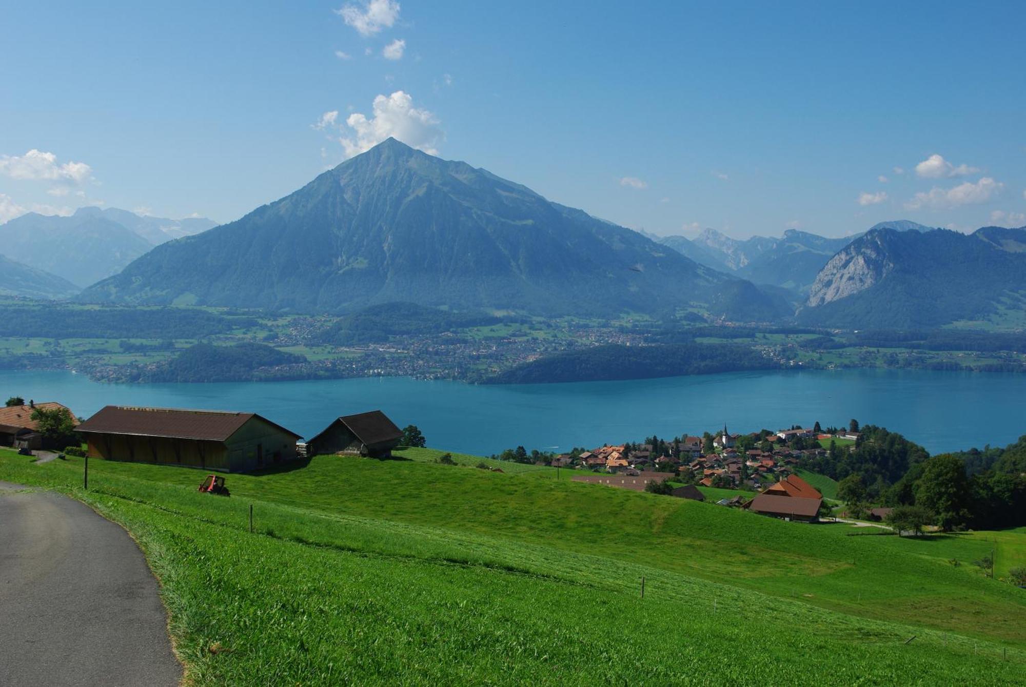 Hotel Adler Sigriswil Bagian luar foto